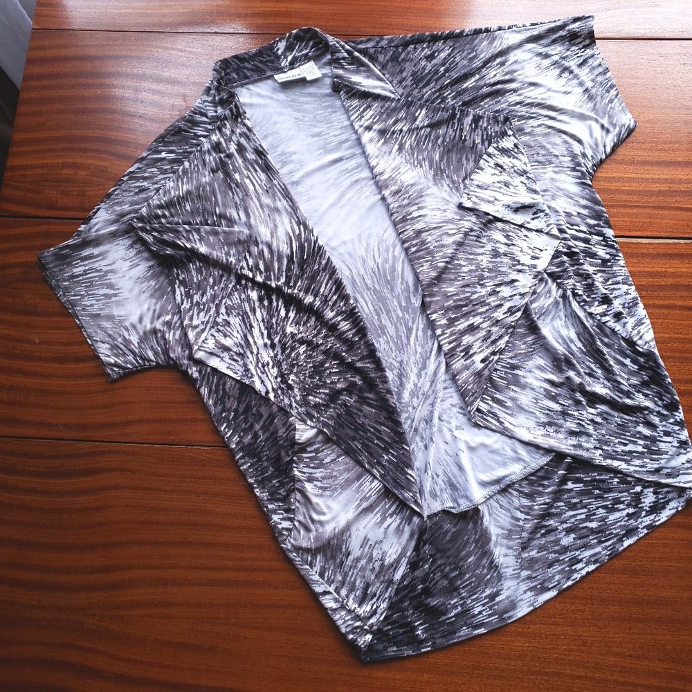 Chico's Drape Front Short Sleeve Wrap Large - Picture 2 of 6